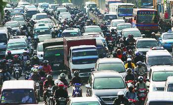 kemacetan-jakarta Kemacetan menjadi persoalan utama Jakarta, selain sanitasi dan lingkungan kumuh.
