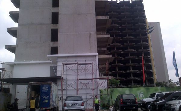 Apartemen-Disegel Apartemen di Kemanggisan Jakarta Barat Dipailitkan dan Disege