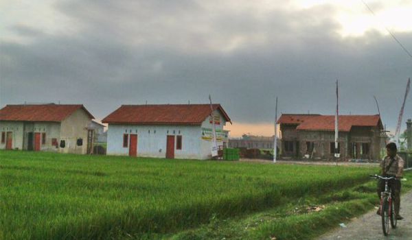 Areal lahan pertanian produktif yang dibangun perumahan dapat dipidanakan.