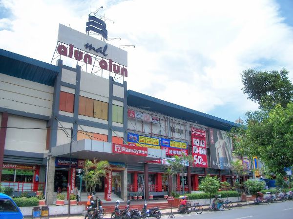 mal-alun-alun-malang Sebanyak 5.800 pedagang kaki lima di Kota Malang segera menempati Mal Alun-alun