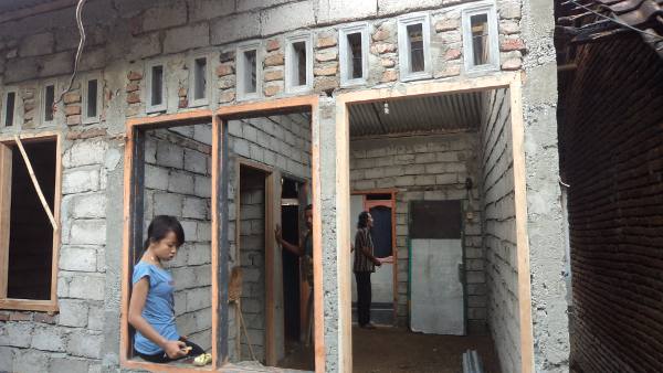 program-csr-bedah-rumah Kegiatan Bedah Rumah