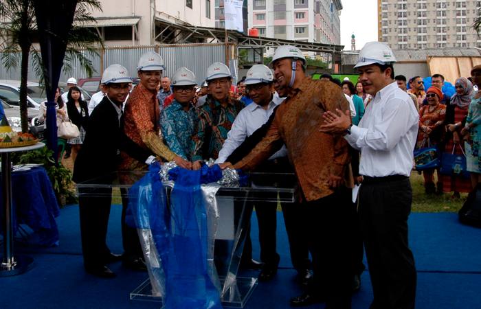 Ground Breaking Apartemen Atlanta Residence