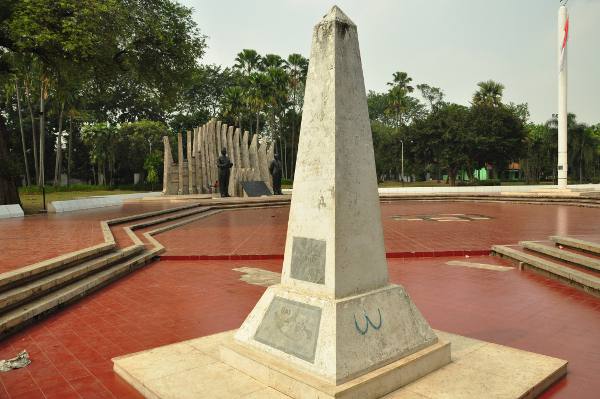 Tugu Proklamasi di Jl Proklamasi, Jakarta Pusat, menyerupai bentuk tugu obelisk