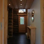 Villa Unik terbuat dari ukiran kayu dengan fasilitas modern 2