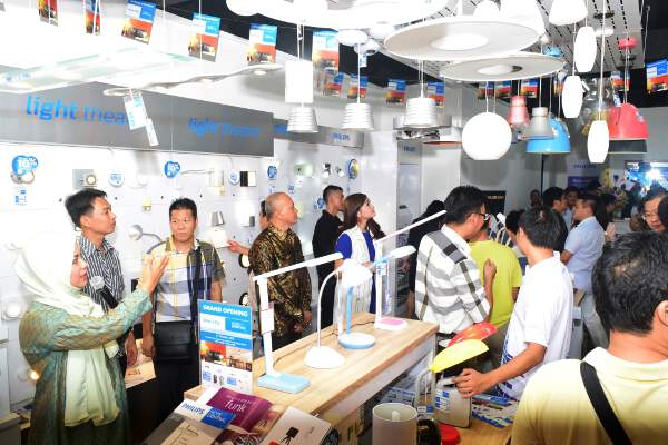 4 Store Tour philips