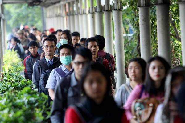 pekerja pulang kerja karyawan jakarta