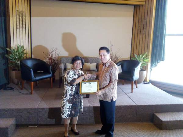 Penyerahan Peringkat Gold Sertifikat Greenship dari Green Building Council Indonesia (GBCI) di Jakarta