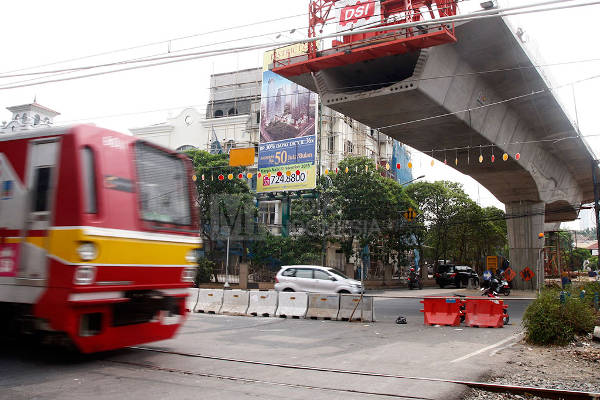 Fly over permata hijau