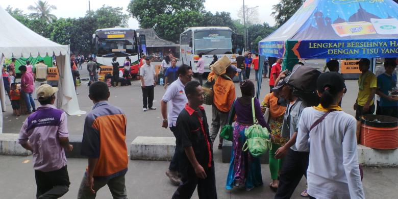 arus mudik terminal kampung rambutan