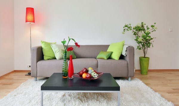 living room with fruits - ruang tamu dengan buah