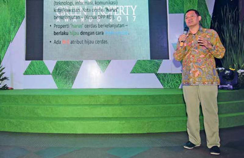 Arsitek lansekap, pengamat perkotaan dan properti hijau Nirwono Joga yang hadir sebagai Ketua Tim Penilai HousingEstate Green Property Awards 2017 mengatakan,”Konsep green perlu dukungan pemerintah berupa insentif, regulasi dan tindakan nyata”.