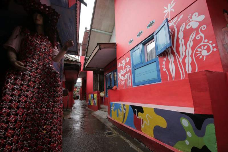 Warna sebagai identitas rumah di Kampung Cibunut (Foto : Dok. AkzoNobel)