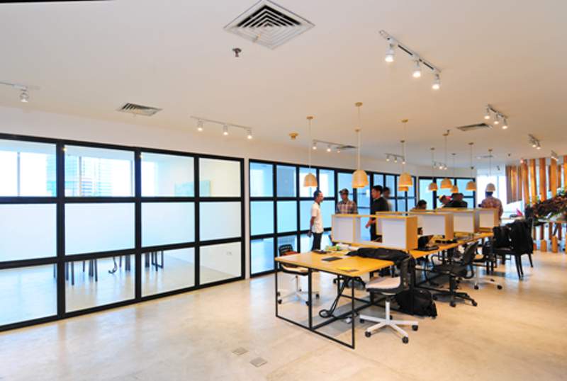 Coworking Space dengan desain yang human centric akan semakin berkembang. Gambar Conclave Coworking Space di Jakarta. (Foto: Susilo Waluyo/HousingEstate)