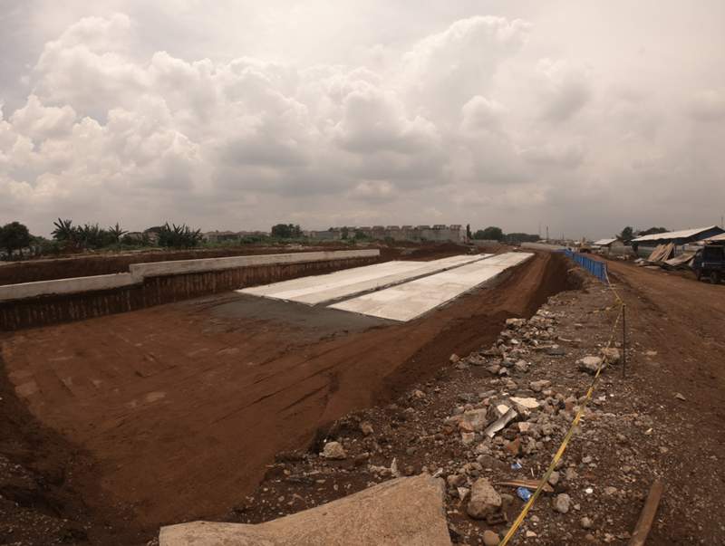Proses pembangunan jalan tol Cimanggis-Cibitung yang melewati kawasan Kota Wisata Cibubur, Jl Transyogi, Gunung Putri, Bogor (Jawa Barat). (Foto: Dok. Sinar Mas Land)