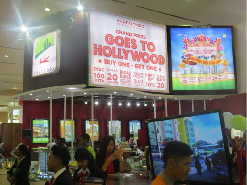 hk realtindo promo apartemen Stand HK Realtindo bertema Movie Vaganza di Pameran Indonesia Property Expo (IPEX) 2018 di JCC Senayan, Jakarta, 3–11 Februari 2018, yang menawarkan berbagai promo menarik. (Foto: Dok. HK Realtindo)