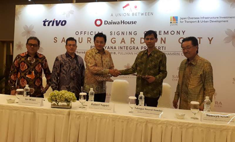 Penandatanganan kerja sama antara Trivo Group, Daiwa House dan Japan Overseas Infrastructure Investment Corporation for Transport and Urban Development, untuk pengembangan proyek superblok Sakura Garden City di Jakarta Timur, Kamis (26/4/2018). (Foto: HousingEstate/Lia)