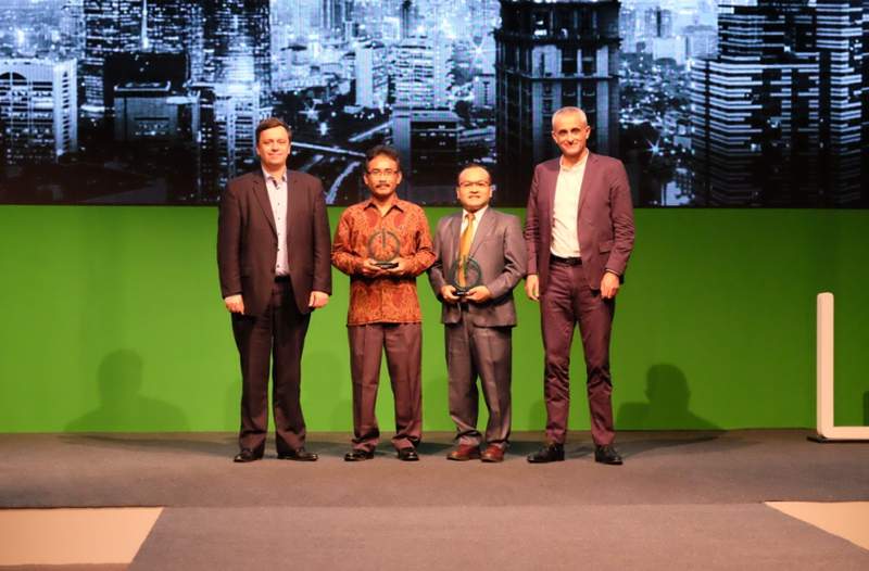 Country President Schneider Electric Indonesia Xavier Denoly (paling kanan) dalam acara pembukaan Innovation Summit yang diadakan Schneider Indonesia di Jakarta, Rabu (18/4/2018). (Foto: Dok Schneider Indonesia)