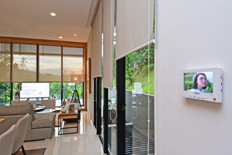 avast smarthome Ilustrasi penggunaan sistem smart home di perumahan Serenia Hills, Jakarta Selatan (foto: HousingEstate/Susilo Waluyo)