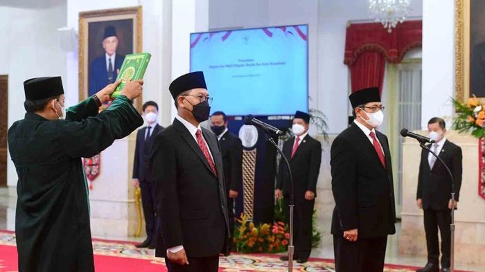 pelantikan Dhony Rahajoe