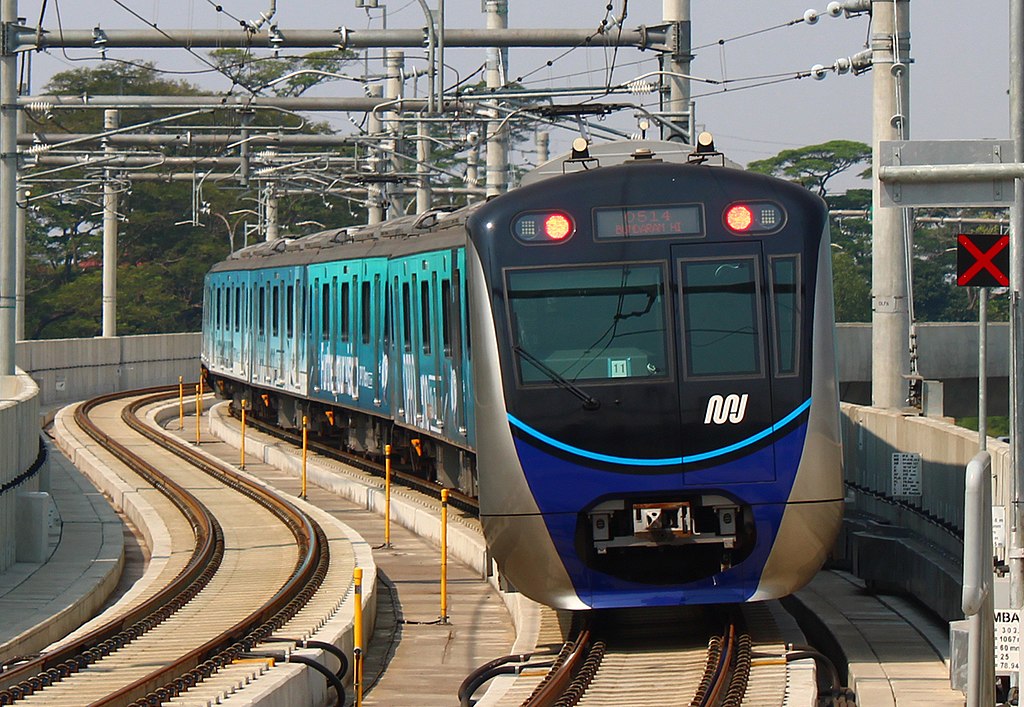 1024px-Jakarta_MRT_TS11_leaving_Haji_Nawi_Station